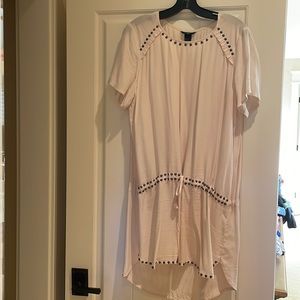 Grommet dress. Coverup. Belted waist. Shirt dress. Trendy grommets. US 12